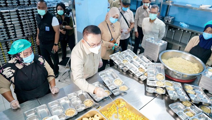 Kastaf Kepresidenan Dudung Abdurachman Sidak Dapur SPPG Jakarta Barat: Temukan Belatung dan Fasilitas Tak Layak