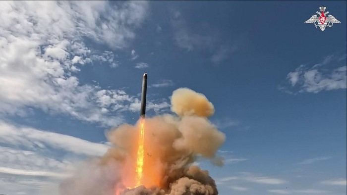 Rusia Lakukan Uji Coba Rudal Jarak Jauh Berpotensi Nuklir Pasca-New START Berakhir