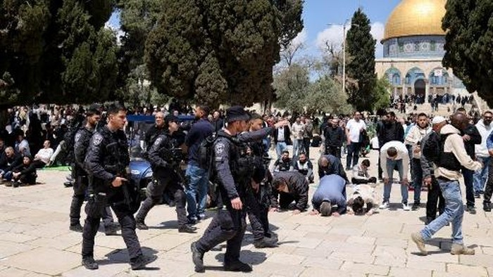 Puluhan Pemukim Israel Serbu Masjid Al-Aqsa, Lakukan Ritual Talmud di Bawah Lindungan Militer